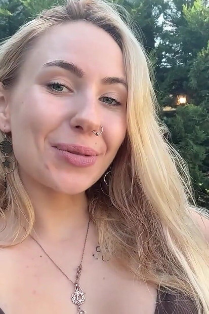 セックスVlog―野外で誕生日を祝う!