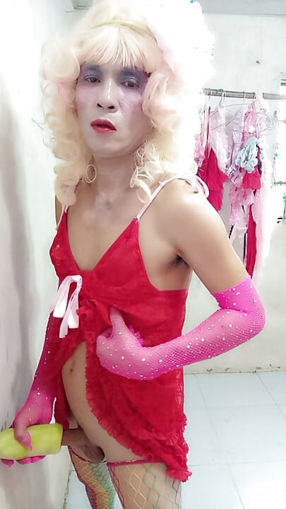 Oanh Le transgênero usando roupas sensuais selfie pornô