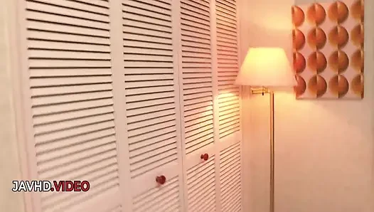 Sinnliches asiatisches schätzchen Mai Ogino verblüfft mit ihren ernsthaften blowjob-fähigkeiten, reine hitze