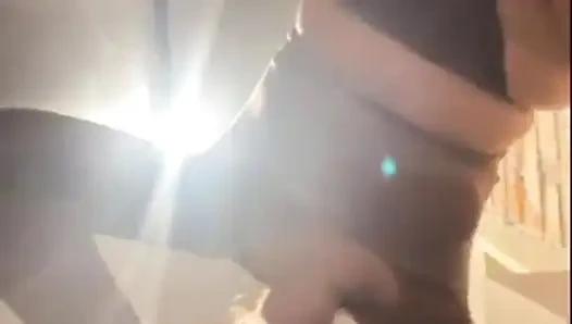 Fışkırtma ve anal sikiş! Yakın çekim sikişiyor. Çok fışkırt.