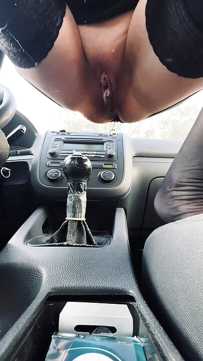 I Put the Gear Lever of a Friend's Car in My Pussy Like a Whore