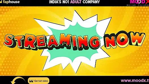 Büyük meme uçları ve büyük memeli Hintli yenge padosuyla sert sikişiyor