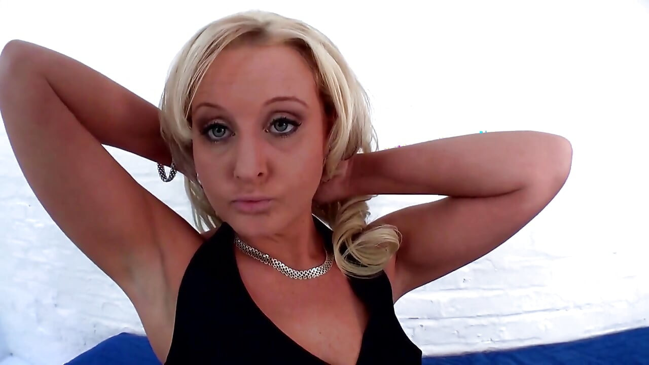 Pierced blonde with tattoos gets banged in her pussy