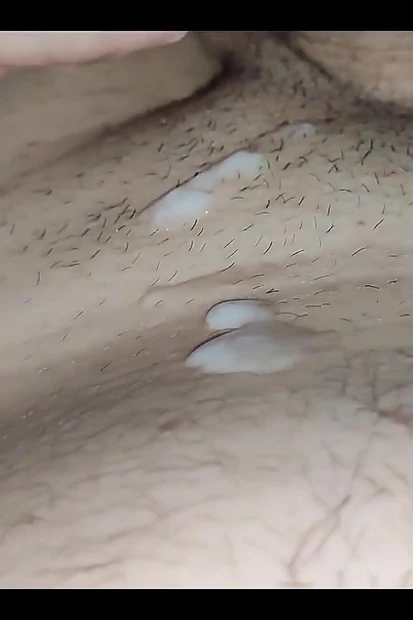 My Step Sister-in-law Asked to Stay in My Room Watching Netflix and Ended up Giving Hot Pussy in the Dawn Without Anyone Hearing