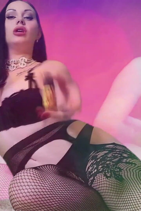 להריח ולהגיע עם התחת המלא כמו זונה (אפקטים מיוחדים נוספו)