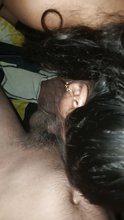 Chupei meu pau e depois enfiei na buceta apertada dela