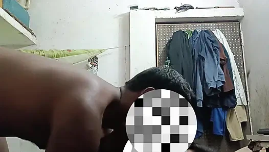 Студентка, намазаная маслом, и её задница