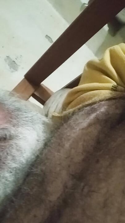 DIRTY OLD MALE HAIRY STRONG WITH PENIS MACRO VERY THICK MILK