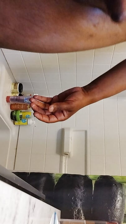 להתגלח, קונבו ולגמור, עם השף קלייטון.