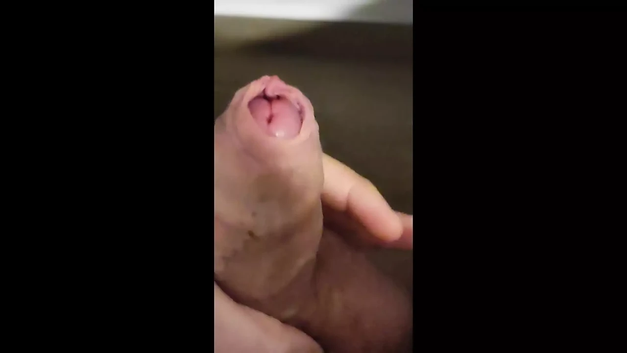 Amazine cumshot from a Greek boy