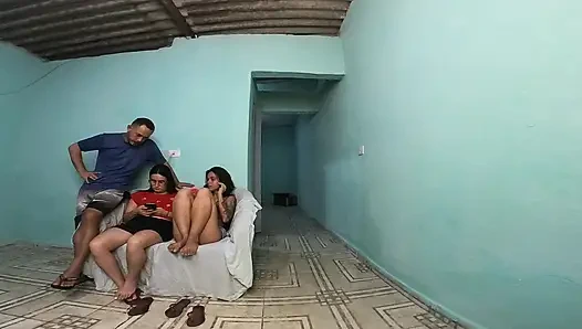 Ehefrau erwischt freundin, die ihren ehemann betrügt