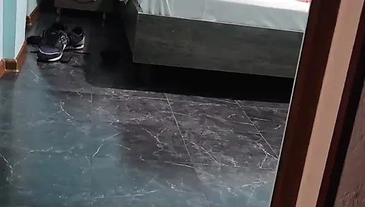 Suçüstü mü yakalandı? Hayır, kocam her saniye dışarıda film çekiyor