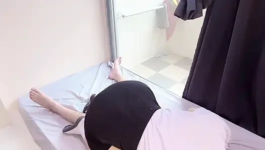 Let her fuck without a condom and cum in