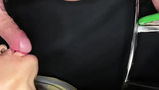 Üvey anne oral seks büyük miktarda sperm orgazmı yutuyor