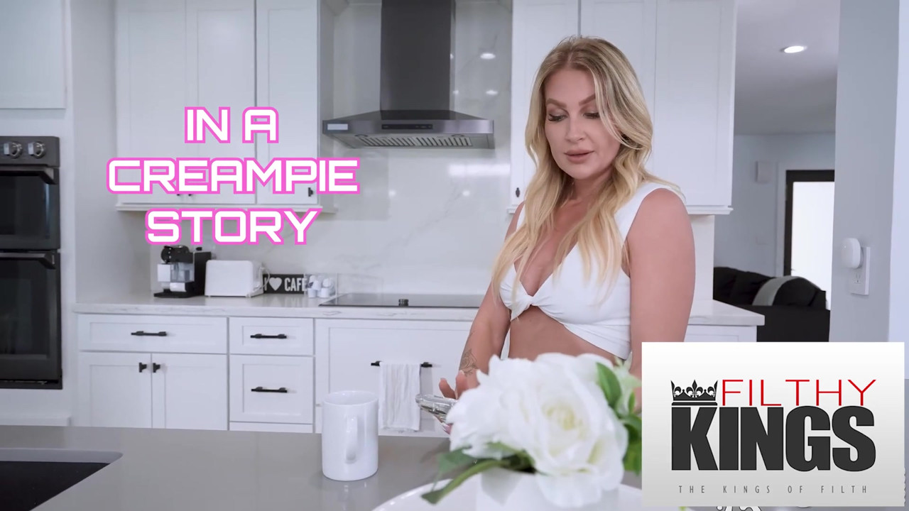 継母と彼女の巨乳の親友と性交することになった