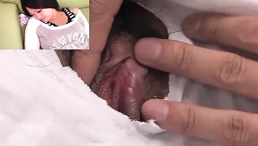 Cewek-cewek asia berbagi adegan - gadis-gadis 1_japanese masturbasi di grup seks dan berujung nyepong kontol