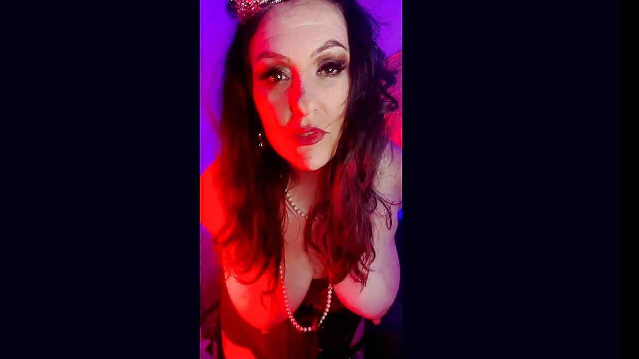 HOmewrecking BBW Babe SanDiego8383 bdegs fotr her married lover's cock