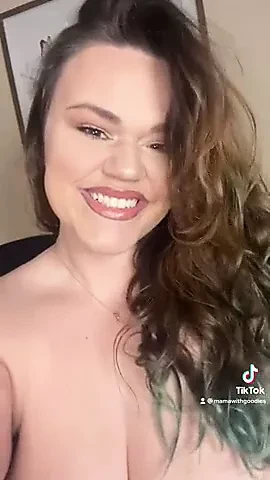 Bbw showing pussy