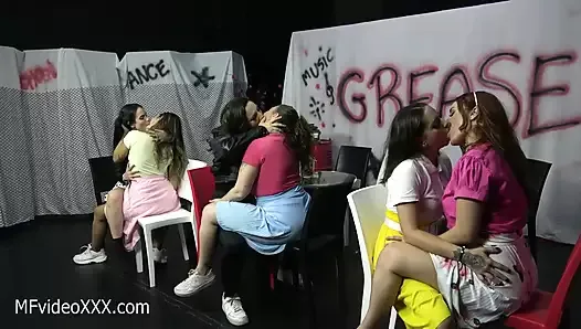 Hot Kisses Super Production: Grease 80s Movie