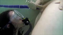 Charlotte Davis fa sesso in subacquea