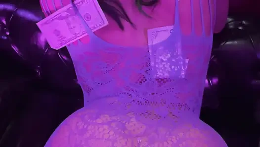 Вертикальная: Вип-комната эпизод 7: сексуальная стриптизерка Пенелопа обожает угодить