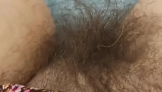 Watch Me Put a Tampon in My Super Hairy Pussy