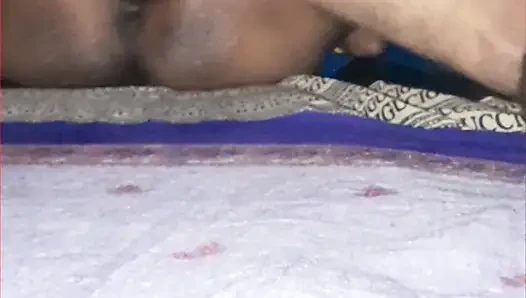Adik tiri pantat montok