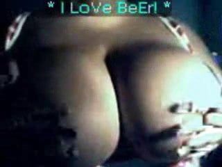 Menina na webcam com peitos enormes