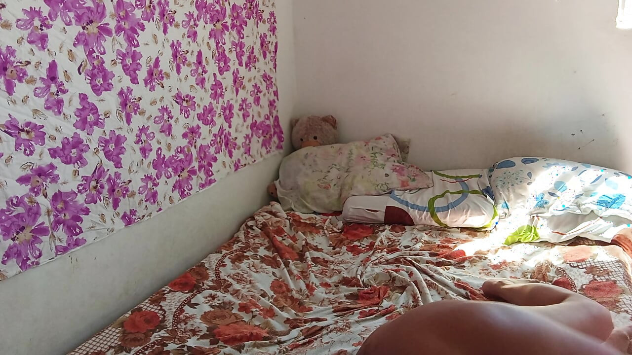 Obla desi prava žena duboko grlo i sesija istezanja dupeta