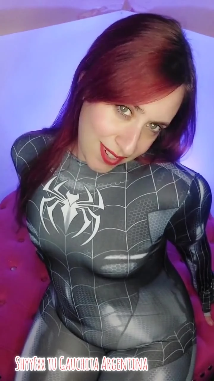 Spider-Gauchi tekrar harekete geçti! Süper takımımın altında ne olduğunu görmek ister misin?
