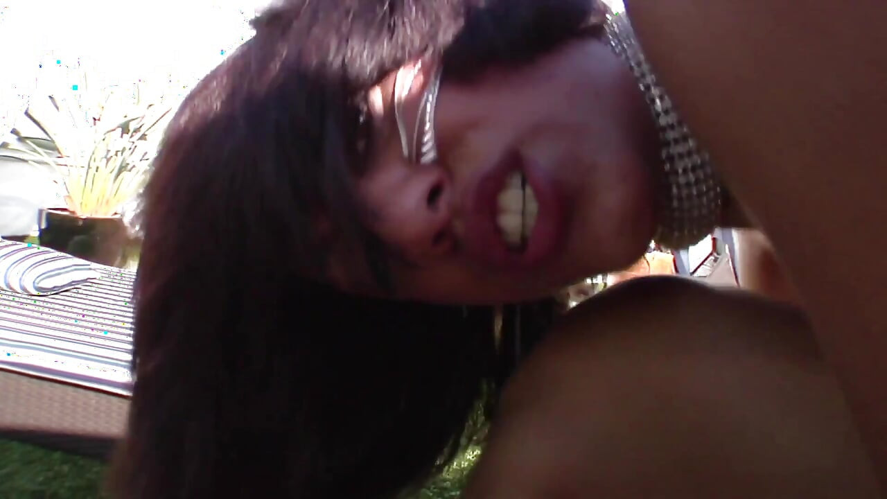 Glorious teen gets her pussy devastated outdoors