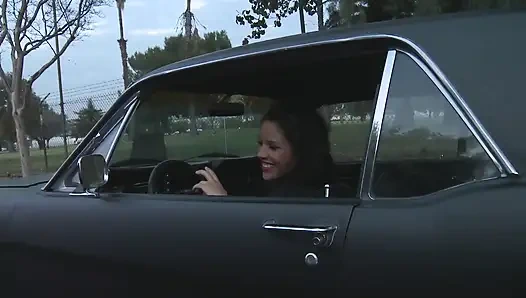 Adam azgın orta yaşlı seksi latin amcığını sikiyor