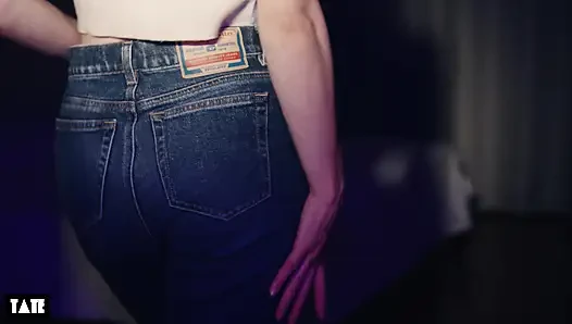 Amateur sexy hengst liebt es, von ihrem lehrer gefickt zu werden