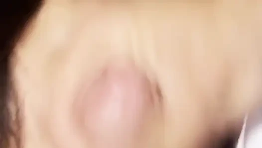 Suami nyepong kontol kecil suaminya dalam banget
