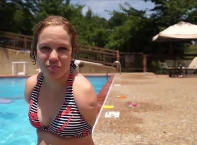 pretty lady with no arms and short leg