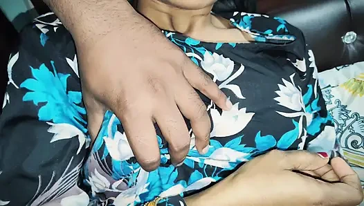 Desi bhabhi mengisap kontol desi ke seluruh air mani di mulut