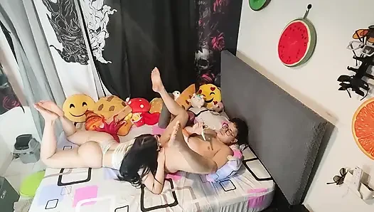 Pacarmu Suka Menyajikanku Enak Saat Kita Sendirian!