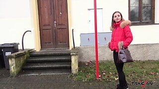 Takevan - prostituta russa entra na van para foder e não quer sair