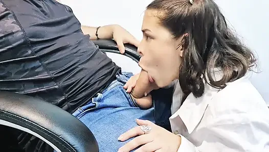 Blowjob und ficken, während ich mit meinem Bubble Gump spiele