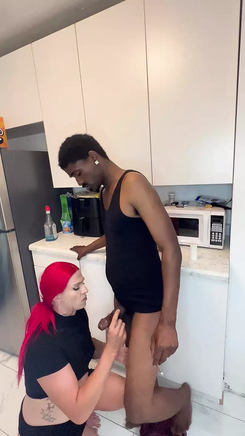 Tenggorokan ts selalu lebih enak di dapur onlyfans alexiakessel1