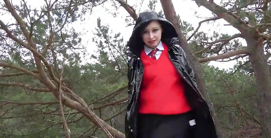 Wanilianna is a student who wanted to masturbate for her faourite teacher