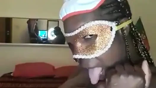 Setelah sepak bola, wanita bbw yang hot banget merasakan kenikmatan