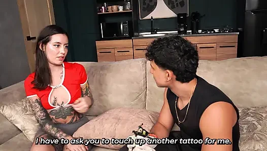 Big tattoo - Tattooed woman wants a tattoo on her pussy. Guess what ended up happening?