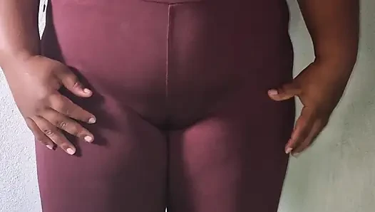 Ibu hot temanku pakai legging untuk pergi ke gym
