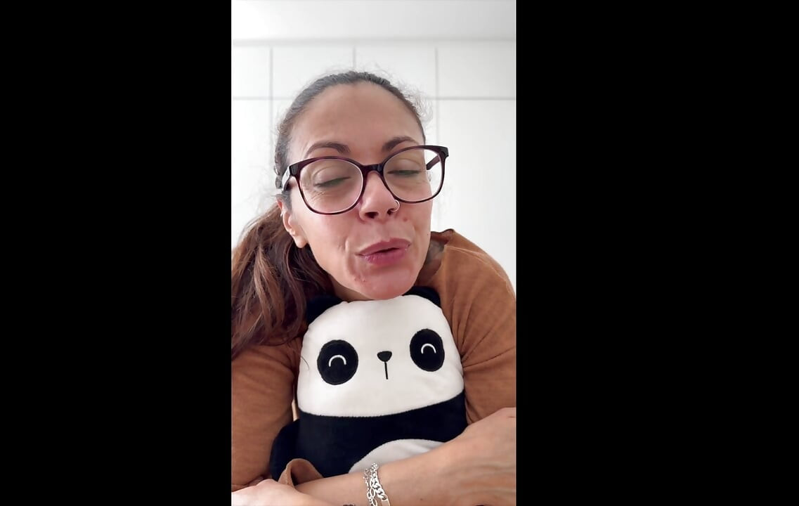 És most valami teljesen másért - a MILF-et elkapják!