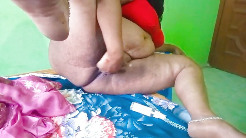 Do you have someone to put money in my pussy.