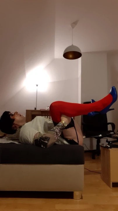 Machine fucks cleaning Lady