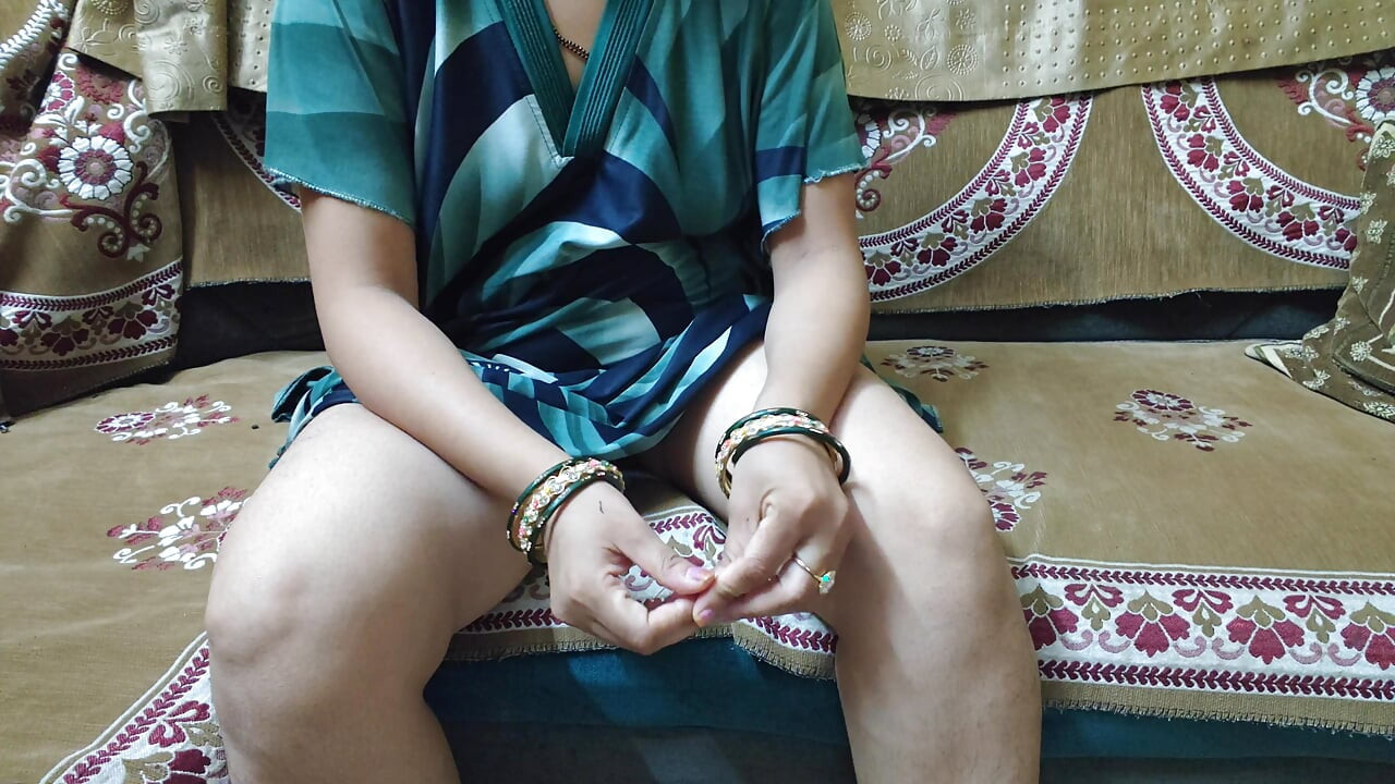 Boyfriend ko ghar bula kar chudai karwai