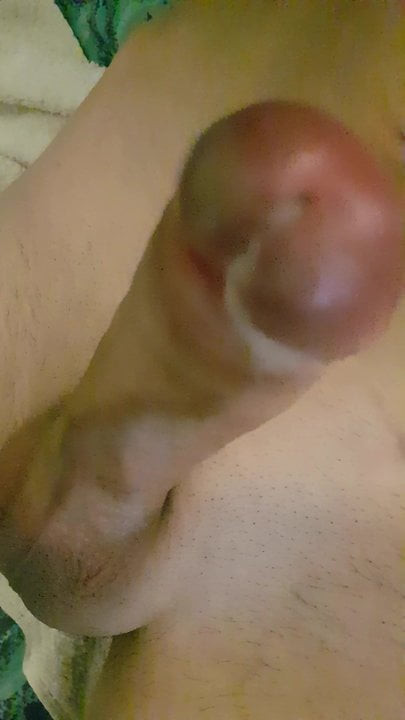 Foreskin stretching + free hand cumming