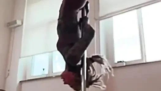 Kamu suka sama tarianku nggak?
